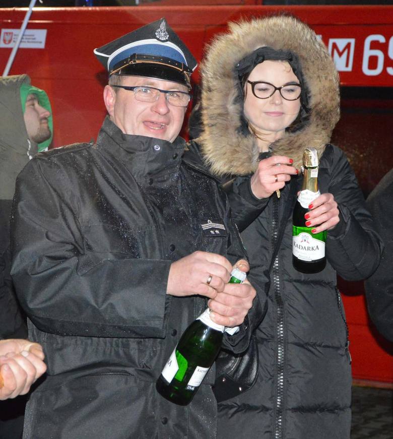 Mieszkańcy Wituszy pod Łowiczem przywitali pierwszy nowy wóz gaśniczy miejscowej OSP [ZDJĘCIA]