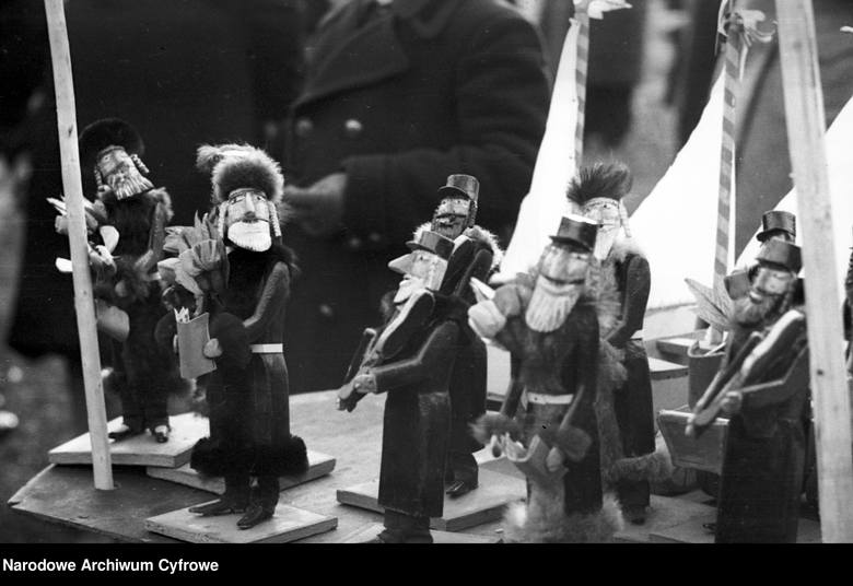 Zabawki, którymi bawiły się dzieci niemal 100 lat temu. Jak spędzali czas w dzieciństwie nasi pradziadkowie?