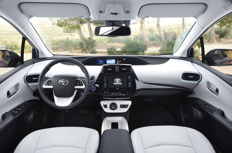 Ma kontrowersyjny wygląd i bezdyskusyjne walory użytkowe. Toyota Prius IV generacji ze względu na dość wysokie ceny nowych egzemplarzy nie jest częstym