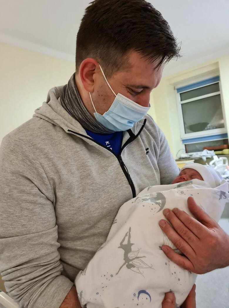 Wójt gminy Kije Tomasz Socha po raz drugi został ojcem! Ma piękną córeczkę