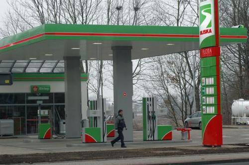 Fot. AME: Jak na razie, na stacjach benzynowych nie spotkamy dystrybutorów z biopaliwem