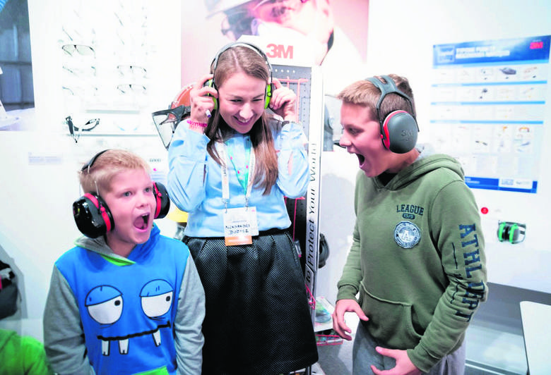 Noc Laboratoriów: 3M zdradzi, czy można folią podnieść słonia - plus