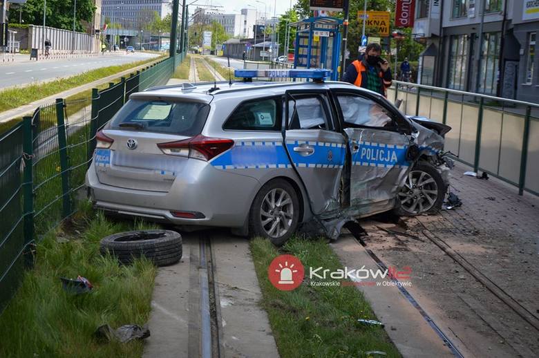 Wypadek w Krakowie na skrzyżowaniu ul. Mogilskiej i