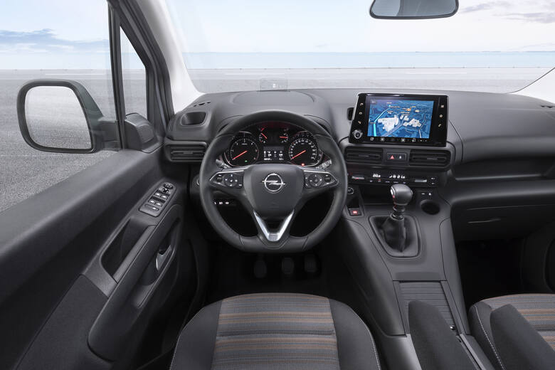 Opel Combo Life Nowy Opel Combo Life wyposażony będzie w silniki benzynowe 1.2 turbo o mocy 110 lub 130 KM oraz wysokoprężny 1.5 o mocy 75, 100 lub 130