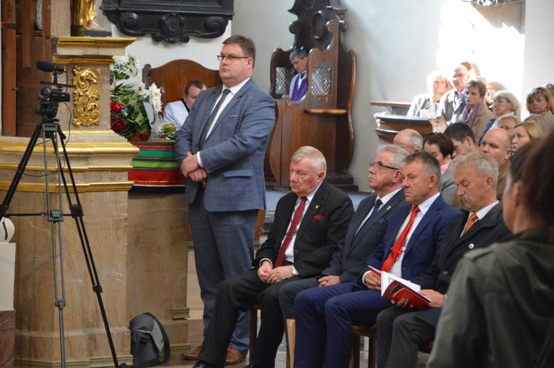 Prymas Polski odprawił w Łowiczu mszę z okazji 350. rocznicy rekonsekracji świątyni [ZDJĘCIA]
