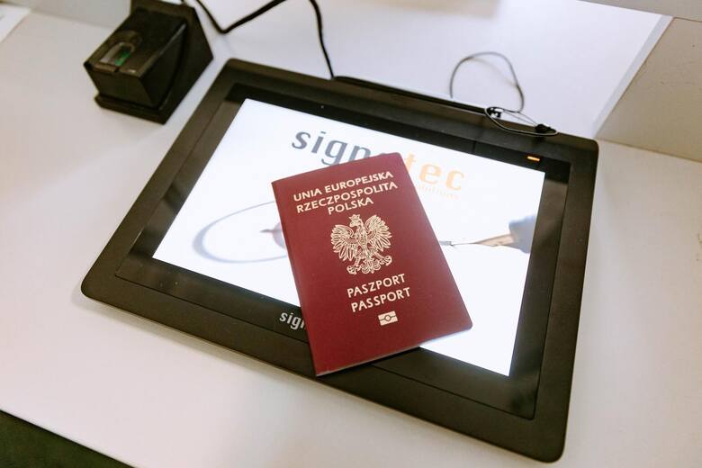 Paszport nadal potrzebny jest podczas przekraczania granic wielu krajów