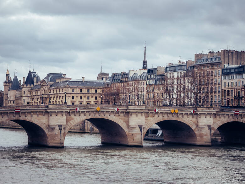 Widok na most w Paryżu