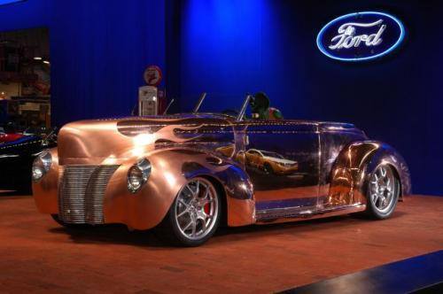 Fot. Ford: Pojazd z Mielca wystawiony na prestiżowej wystawie motoryzacyjnej SEMA w Las Vegas będący mieszanką Forda sedan z 1940 r. i modelu GT.