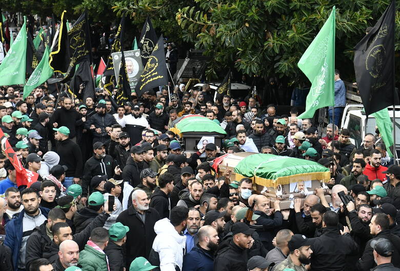 Scena z pogrzebu członka Hamasu Saleha al-Arouriego. Liban wysłał skargę na Izrael do ONZ