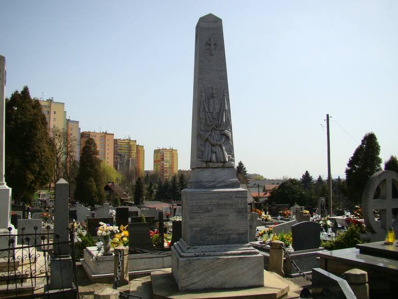W południowej części cmentarza parafialnego Oświęcimiu stoją dwa pomniki poświęcone żołnierzom poległym w bitwie