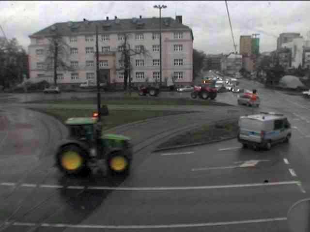 Krótko po godzinie 12.00 kolumna ciągników i traktorów wjechała do Bydgoszczy.