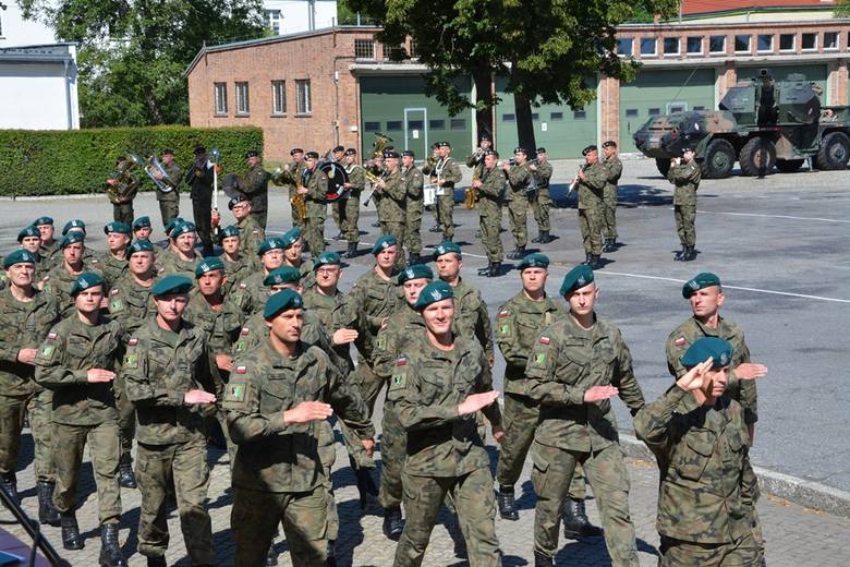 Wojskowa przysięga w 5 Lubuskim pułku artylerii w Sulechowie