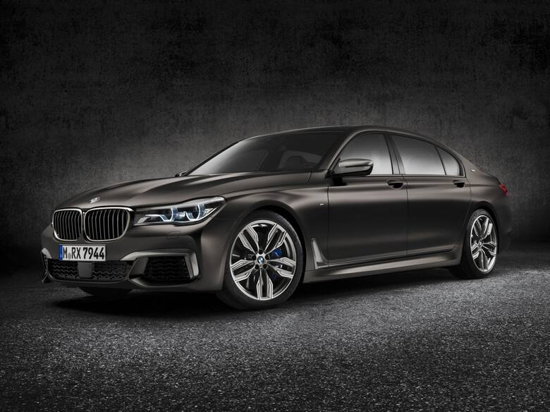 BMW M760Li xDriveSwoją polską premierę będzie miało nowe BMW M760Li xDrive, topowa wersja napędzana przez 12-cylindrowy silnik benzynowy M Performance
