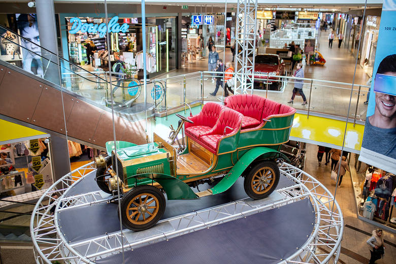 Wystawa kultowych Mercedesów w Galerii Łódzkiej i rodzinny piknik motoryzacyjny 11 maja 
