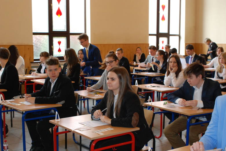 Egzamin gimnazjalny 2016 CKE ANGIELSKI NIEMIECKI FRANCUSKI Odpowiedzi na żywo PYTANIA ARKUSZE
