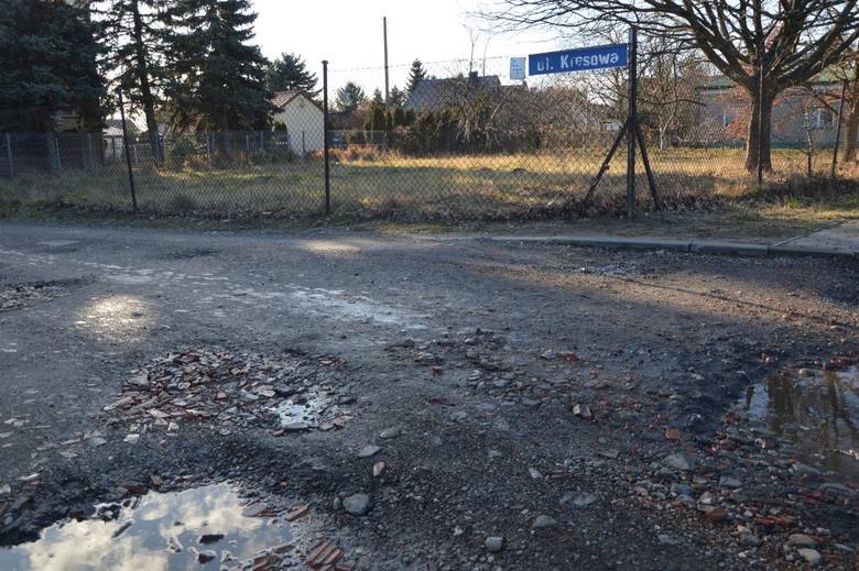 Mieszkańcy ulicy Kresowej proszą władze Łowicza o budżetową konsekwencję [ZDJĘCIA]