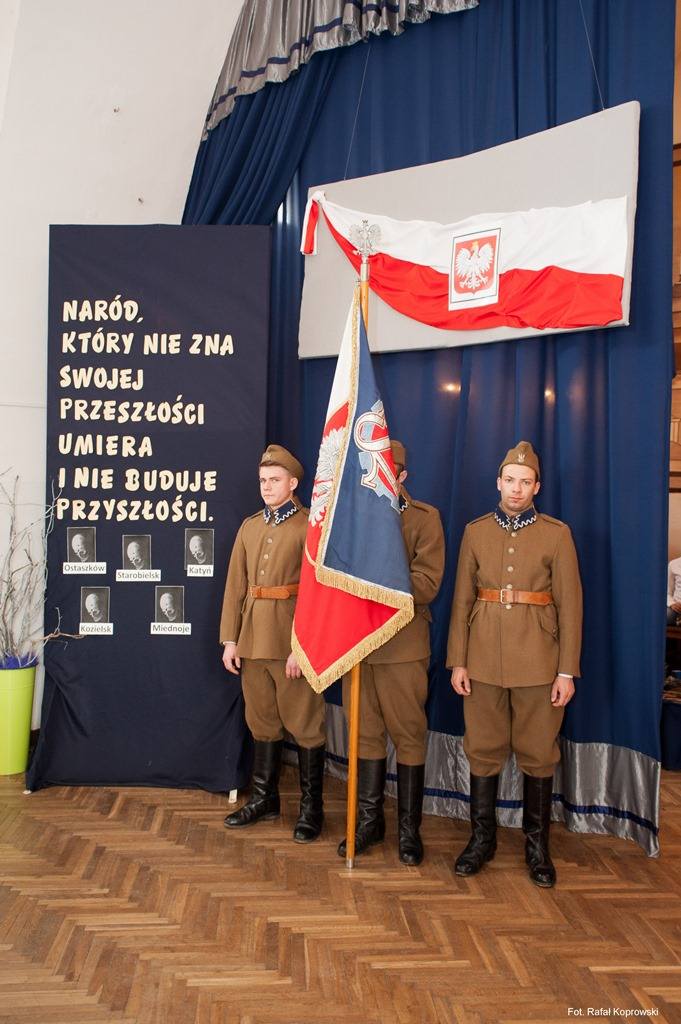 Patriotyczna akademia w ZSP nr 1 w Łowiczu [Zdjęcia]