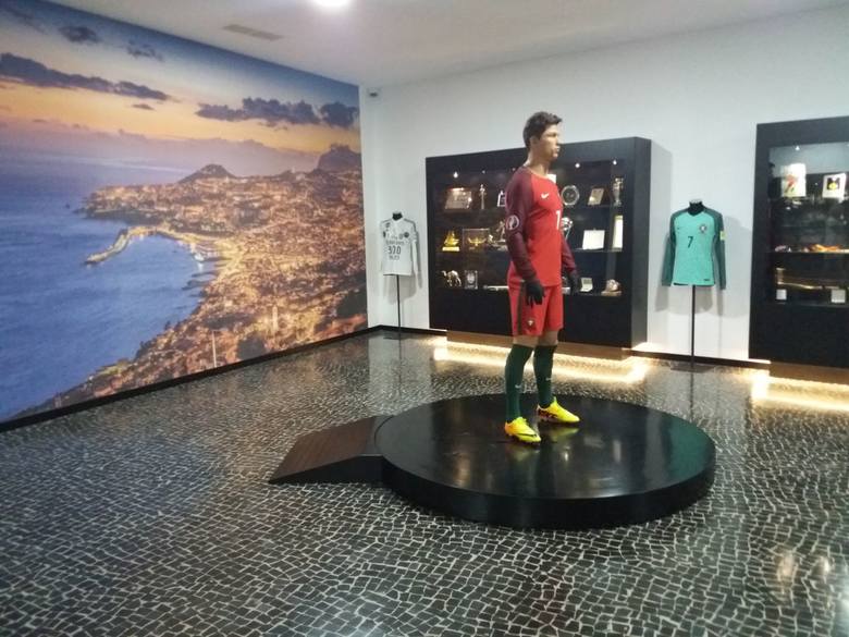Muzeum Cristiano Ronaldo w Funchal na Maderze - wśród setek eksponatów jest też list z Polski [GALERIA ZDJĘĆ]