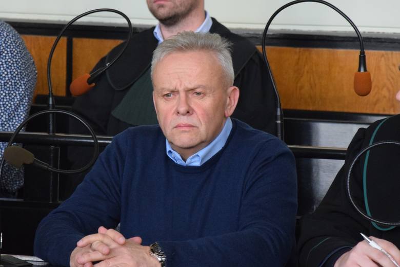 Mirosław Karapyta po odczytaniu prawomocnego wyroku. To już cień marszałka Karapyty, schudł nie do poznania