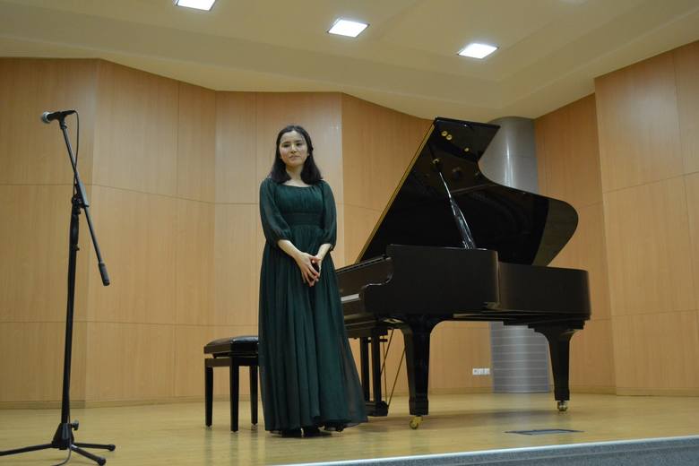 Finalistka konkursu chopinowskiego zjawiła się w Sosnowcu. Miyako Arishima zagrała utwory mistrzów