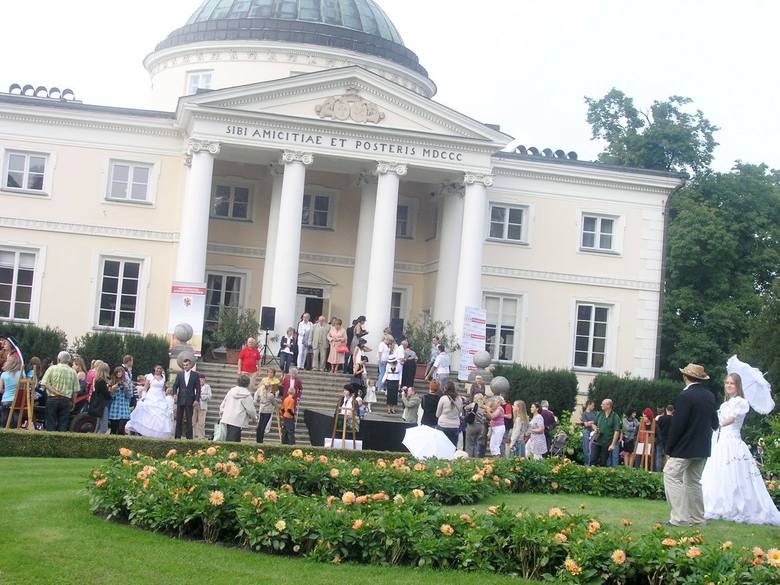 Imprezy organizowane w Pałacu Lubostroń przyciągają mnóstwo ludzi z różnych zakątków województwa kujawsko-pomorskiego.
