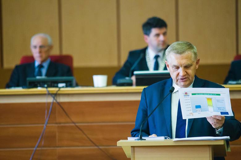Mam satysfakcję z wykonania ubiegłorocznego budżetu - mówił na sesji prezydent Tadeusz Truskolaski. 