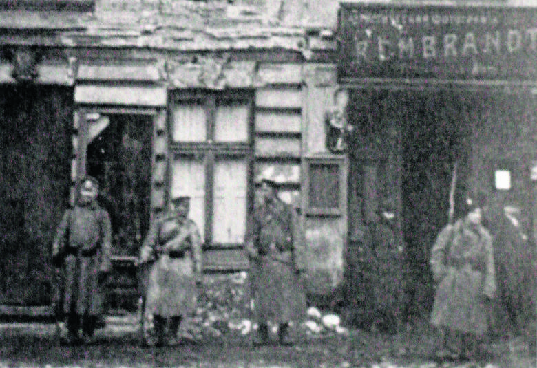 Dom przy ul. Zgierskiej w Łodzi ucierpiał podczas działań wojennych