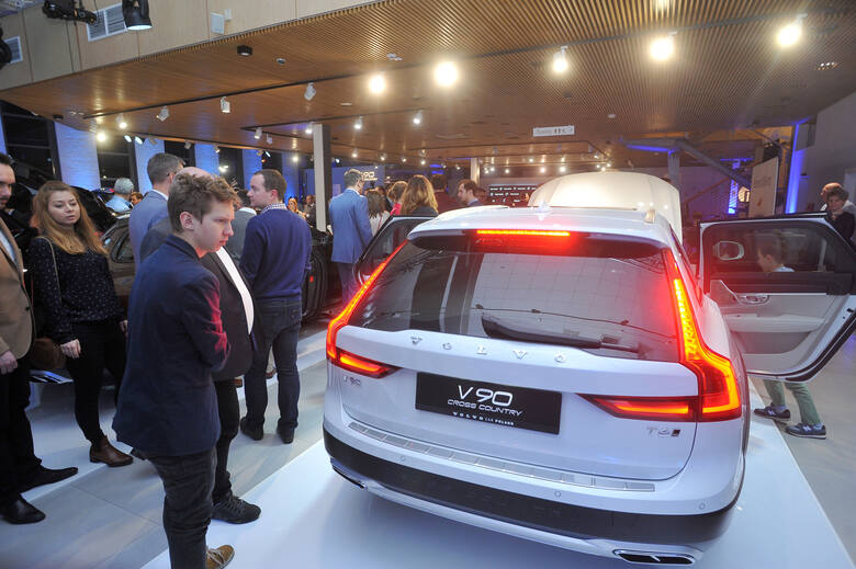 Polska premiera Volvo V90 Cross CountryW Warszawie, w Domu Volvo, odbyła się polska premiera ciekawej alternatywy dla luksusowych SUV-ów. Jest nią model