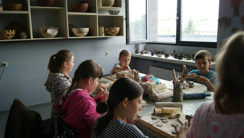 Warsztaty ceramiczne dla dzieci w CKiS w Skierniewicach [ZDJĘCIA]