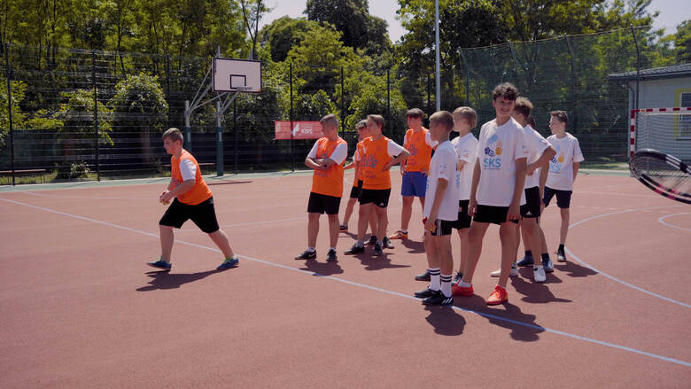 Sport jako życiowa inspiracja – zajęcia SKS-u w szkole podstawowej w Tarłowie