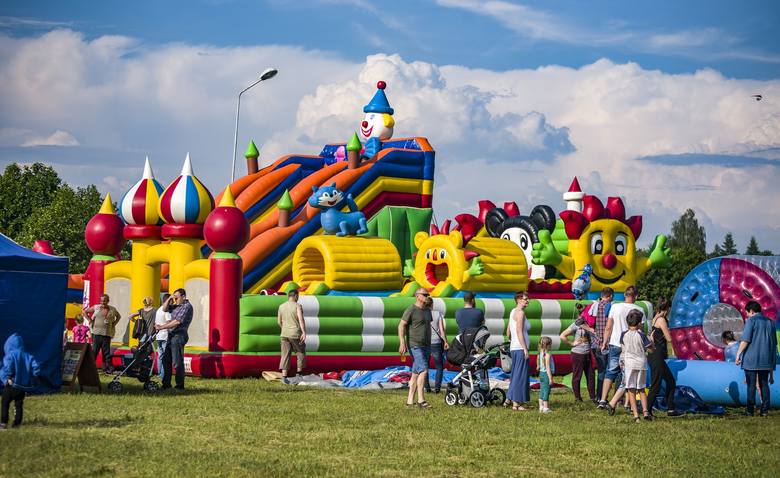Z okazji dnia dziecka na lotnisku w Trzebiczu Nowym odbyła się fiesta balonowa.