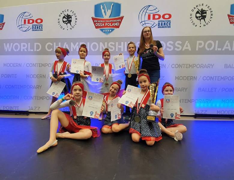 Dziewczynki z Torunia - uczestniczki Mistrzostw federacji IDO