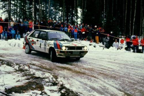 Fot. Lancia: W latach 80. Sukcesy sportowe odnosiła Lancia Delta Integrale z napędem na wszystkie koła.