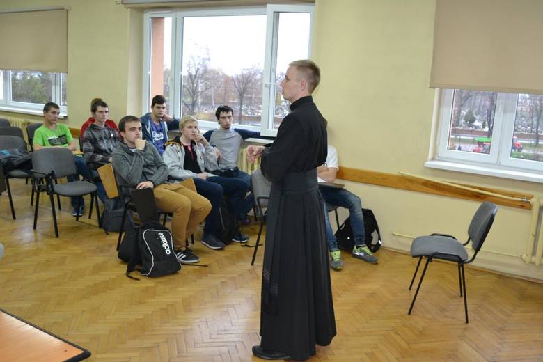Kleryk z Krakowa praktykował w Łowiczu (Zdjęcia)