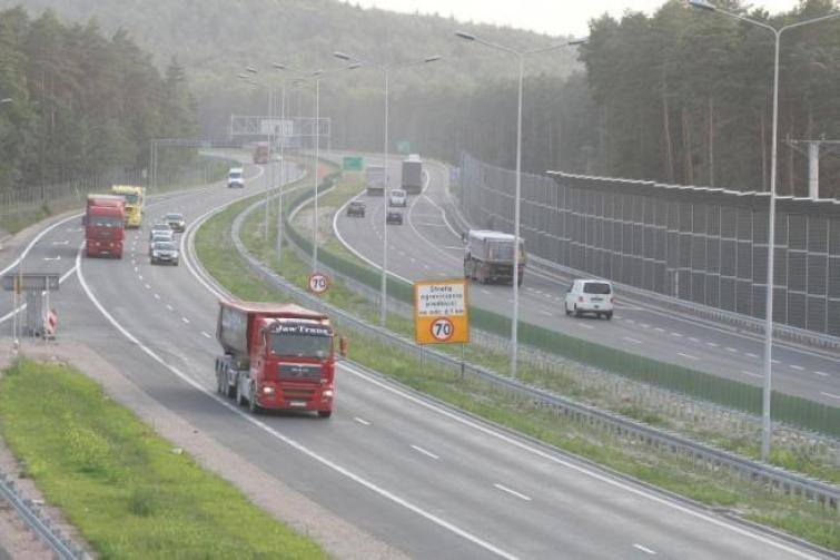 Na drodze ekspresowej S7 - obwodnicy Kielc - nadal obowiązują ograniczenia prędkości