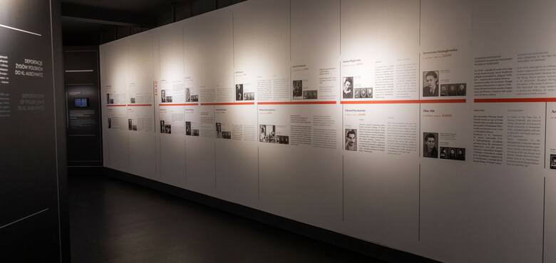 W bloku 21 na terenie b. obozu Auschwitz I otwarta została wystawa poświęcona deportowanym do niego losom obywateli polskich