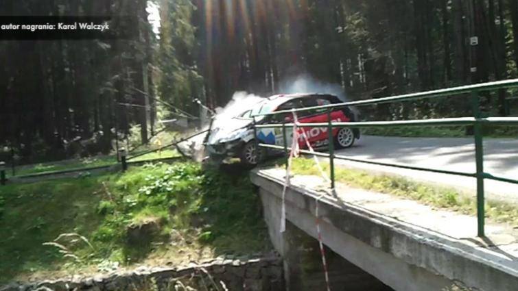 Dramatyczny wypadek przy 160 km/h w Rajdzie Wisły (WIDEO)
