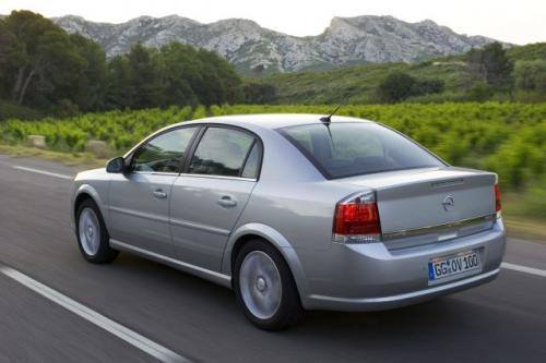 Fot. Opel: Zaletą Vectry okazał się wysokoprężny silnik o pojemności 1,9 l i mocy 150 KM.