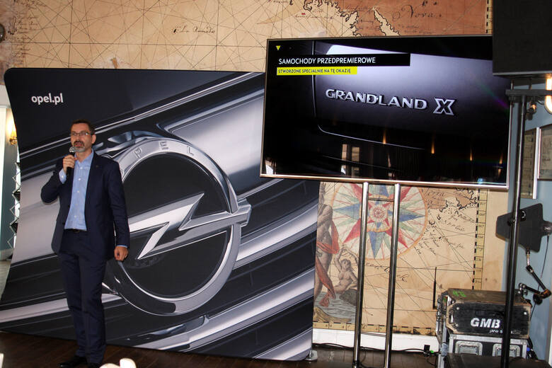Opel Grandland XGrandland X to już drugie auto rekreacyjne pokazane przez Opla w tym roku, a trzecie w ofercie firmy. Przedpremierowy pokaz pozwolił