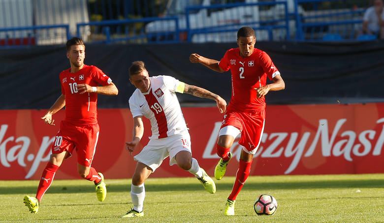 Polska remisuje bezbramkowo ze Szwajcarią w meczu reprezentacji U-20 w Rzeszowie.
