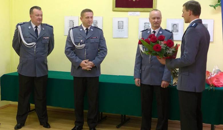 Od lewej: komisarz Maciej Sałek, inspektor Sebastian Banaszak - zastępca komendanta wojewódzkiego oraz insp. Zdzisław Tomaszewicz.