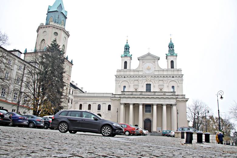 Plac Katedralny w Lublinie w przeszłości wielokrotnie był miejscem manifestacji o charakterze patriotycznym