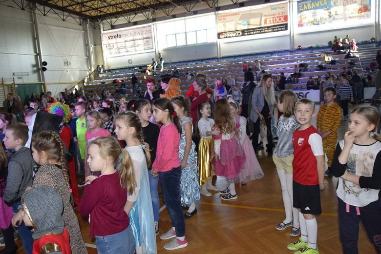 Bal Karnawałowy dla Dzieci w hali OSiR w Skierniewicach [ZDJĘCIA, FILM]