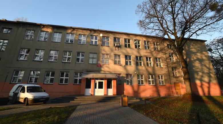 W Łodzi są 42 gimnazja miejskie.