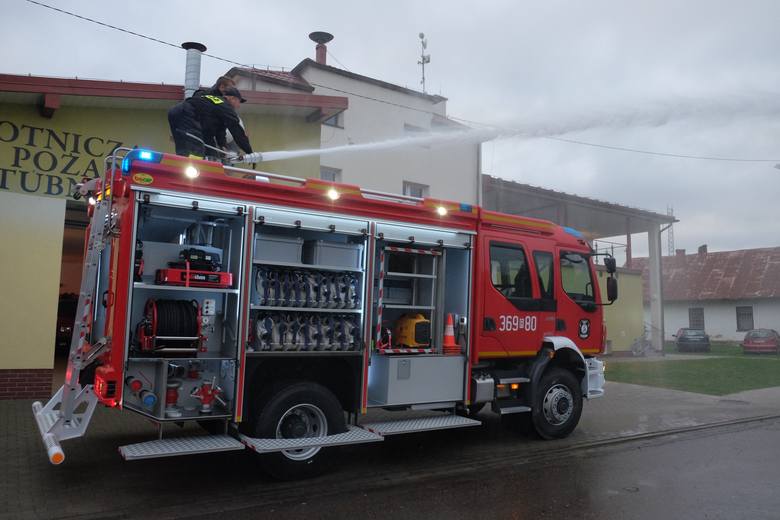 Strażacy z OSP Stubno k. Przemyśla otrzymali wóz bojowy za