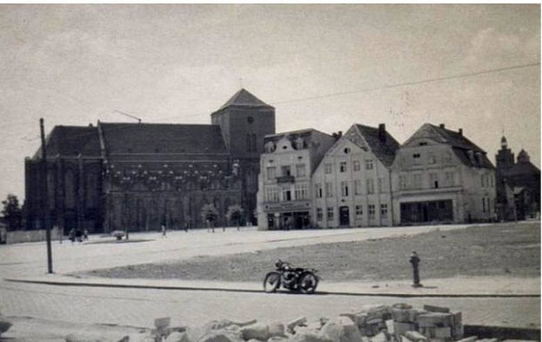 Stary Rynek po odgruzowaniu. Rok 1950.