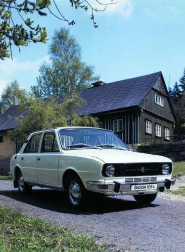 Fot. Skoda: Nowy model – 105/120 zaprezentowano w 1976 r. nadwozie zaprojektowała słynna firma Bertone, ale silnik nadal umieszczony był z tyłu. W tamtym
