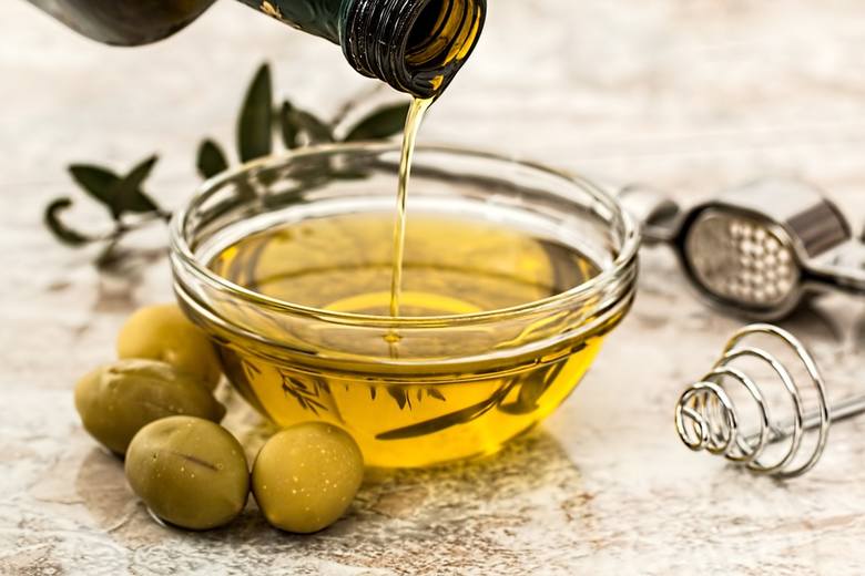 Barwę oliwie nadają chlorofil i związki zaliczane do grupy karotenoidów