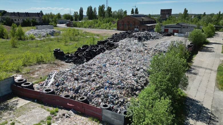 Przestępcy wykorzystali niejasne przepisy, żeby ściągnąć do Krapkowic ogromne ilości odpadów.