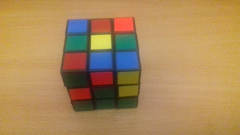 Fot. 9. Etap trzeci układania kostki Rubika 3x3x3